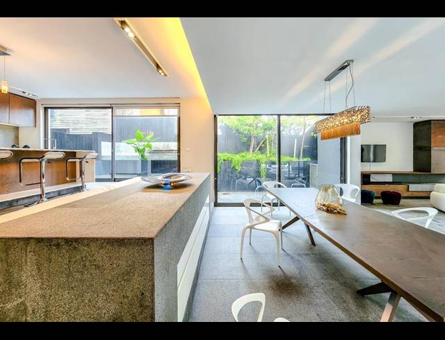 6 BEDROOM HOUSE FOR SALE IN CAMPS BAY